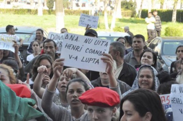 Protest cu scântei, pentru Mazăre: îmbrânceli şi capital de imagine pentru Mavrodin